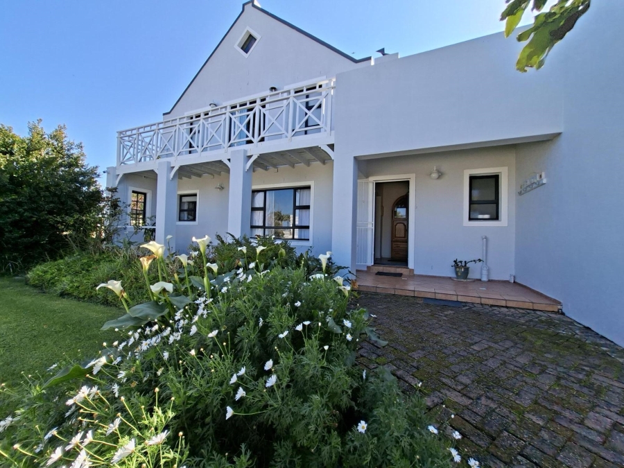 3 Bedroom Property for Sale in Heuningkloof Western Cape